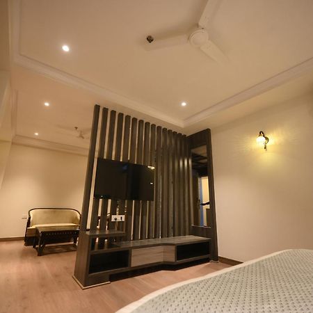 ורנאסי The Mudra Hotel מראה חיצוני תמונה