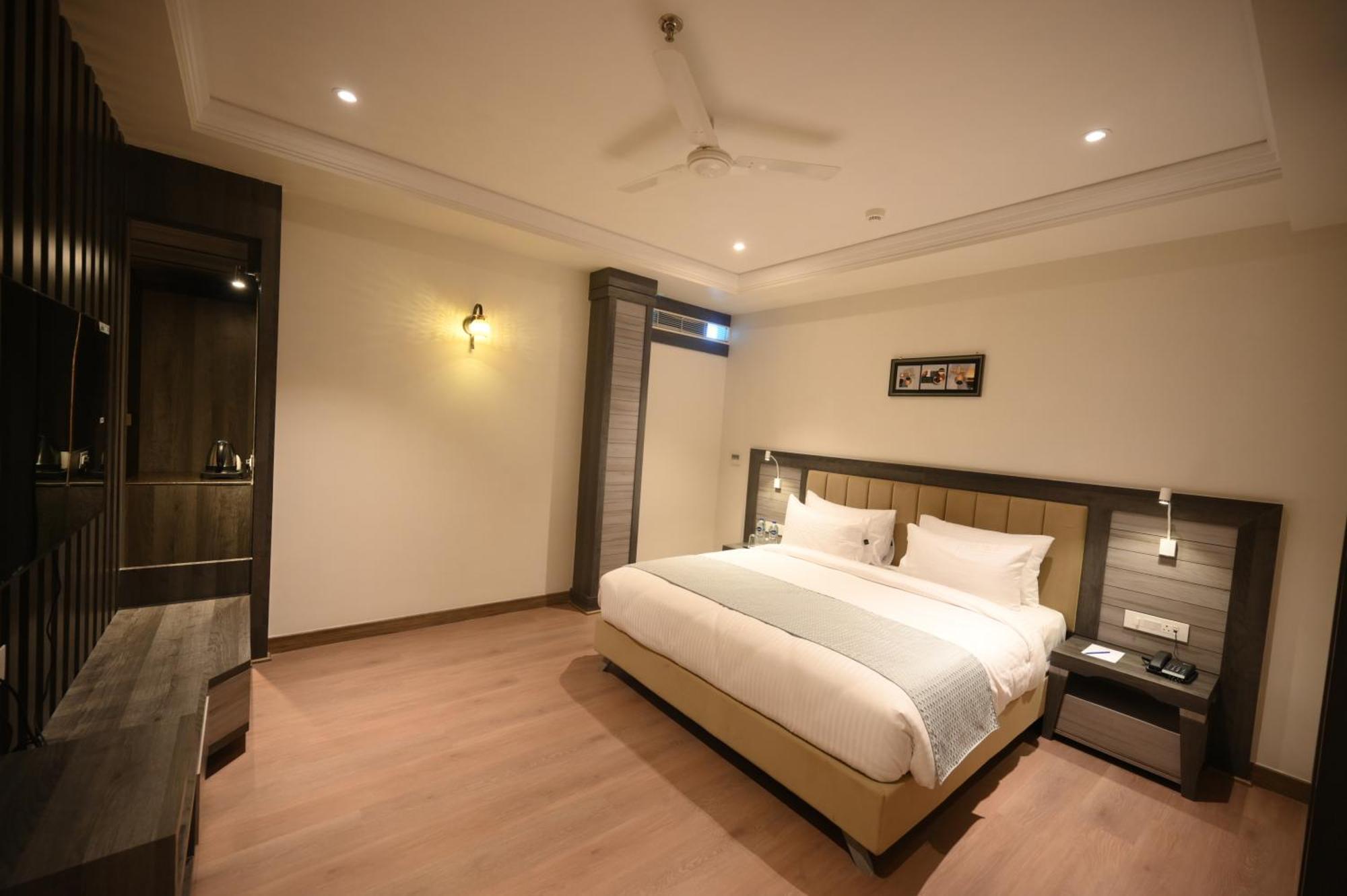 ורנאסי The Mudra Hotel מראה חיצוני תמונה