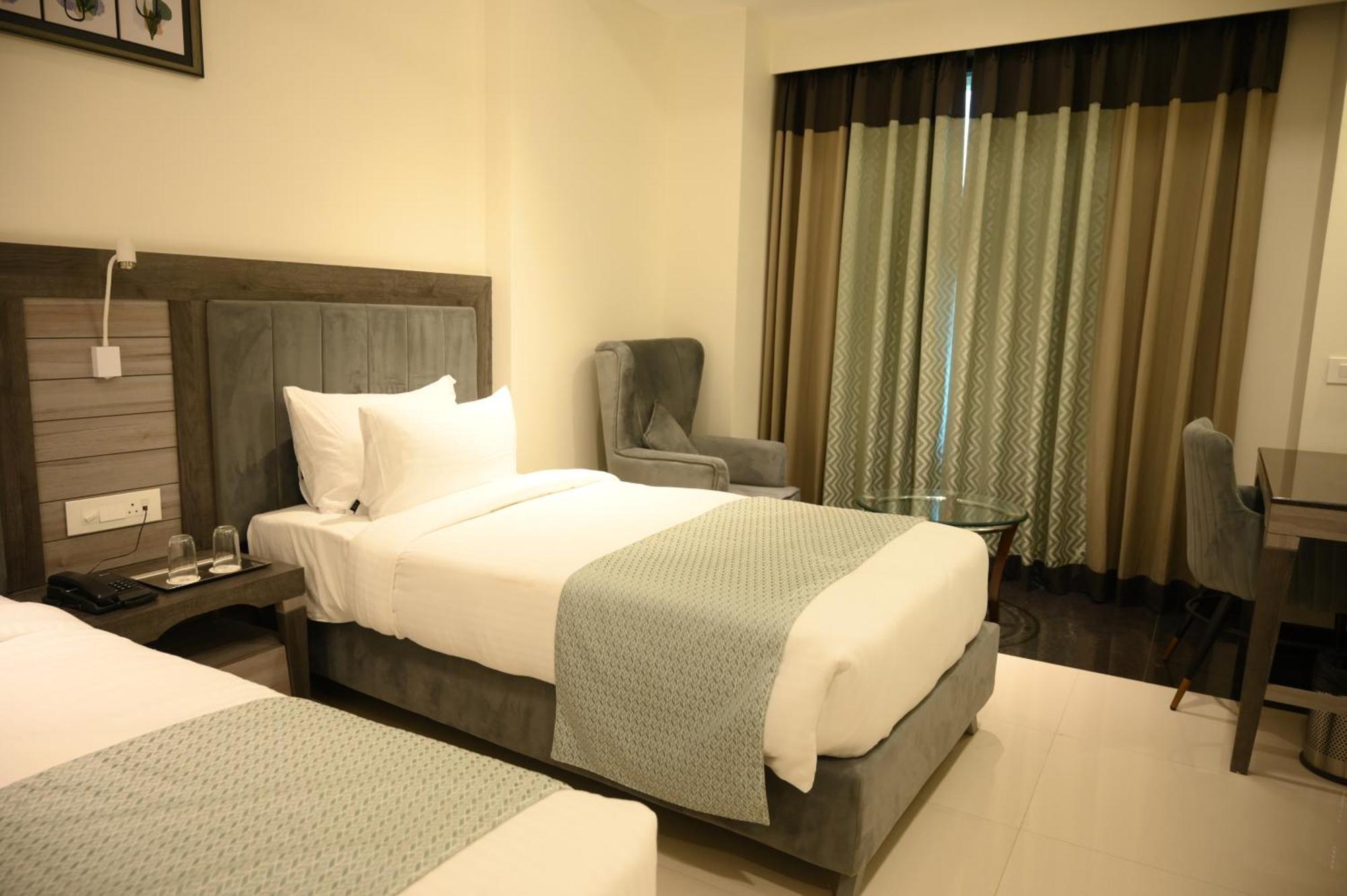 ורנאסי The Mudra Hotel מראה חיצוני תמונה