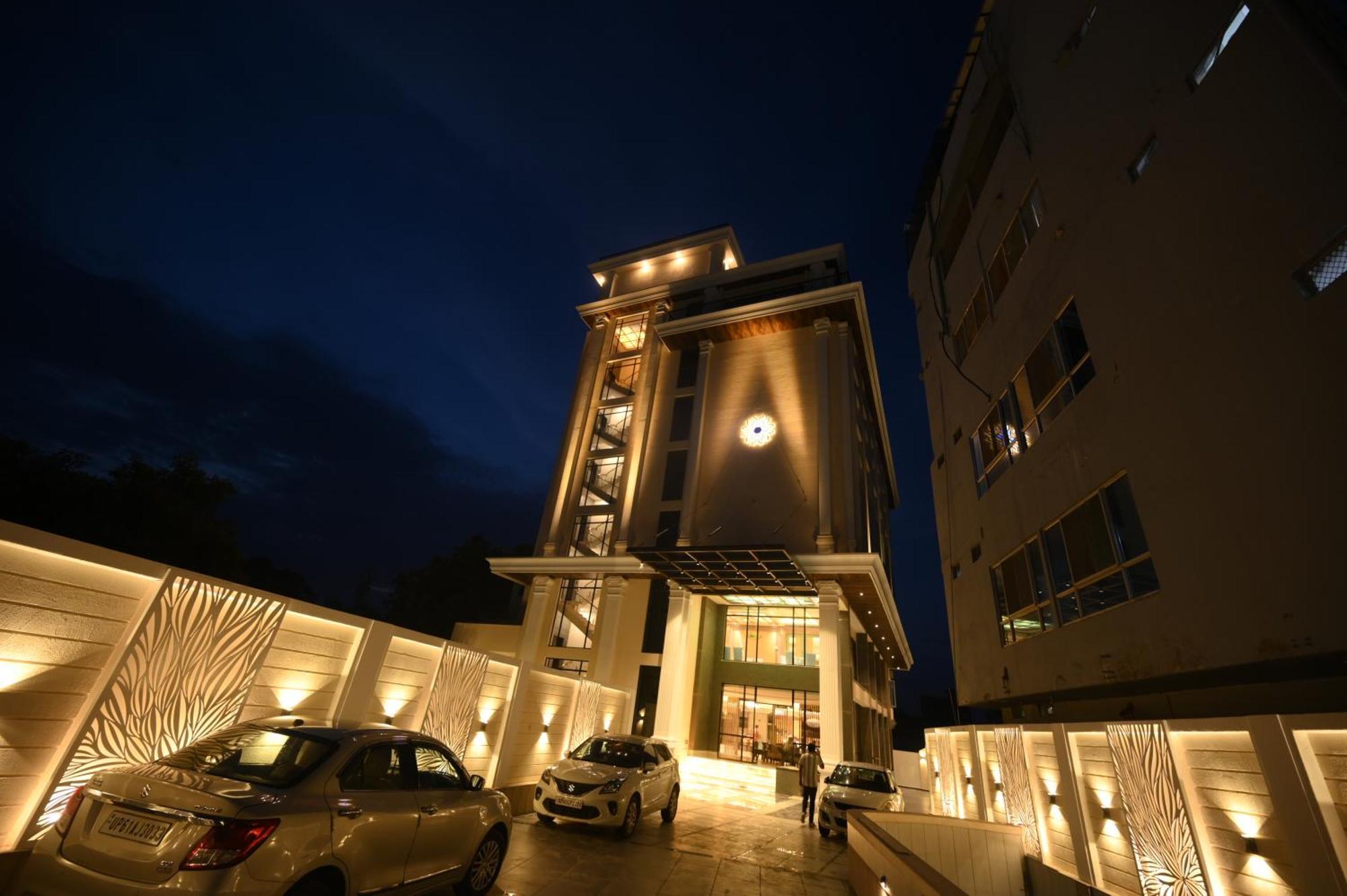 ורנאסי The Mudra Hotel מראה חיצוני תמונה